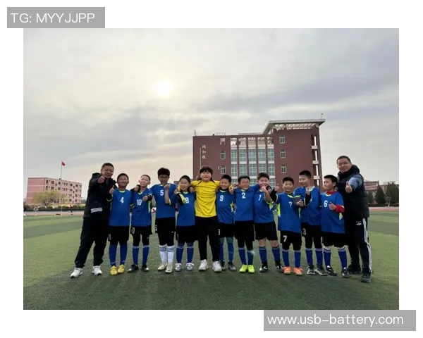 足球明星亲临黄科大与学子互动共庆校园足球盛事