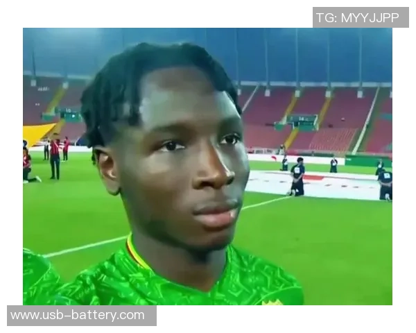 足球明星C罗搞笑瞬间大揭秘让你捧腹大笑的恶搞视频合集 足球明星C罗搞笑瞬间大揭秘让你捧腹大笑的恶搞视频合集