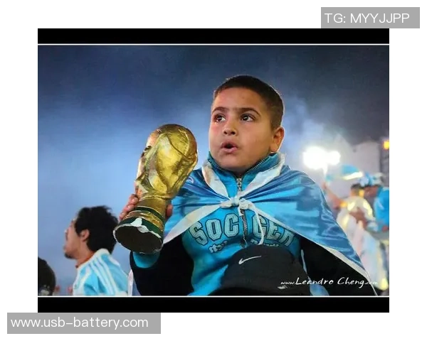 足球明星亲自背包出行的视频记录展现真实生活与运动员的另一面 足球明星亲自背包出行的视频记录展现真实生活与运动员的另一面