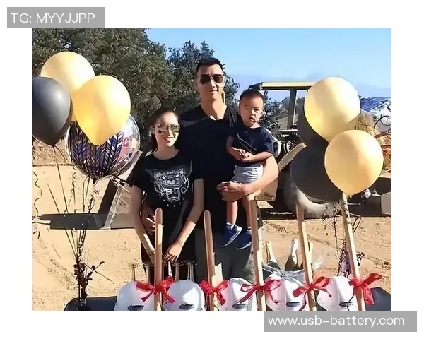 足球明星刘成与妻子甜蜜瞬间曝光美丽老婆照片引发网友热议